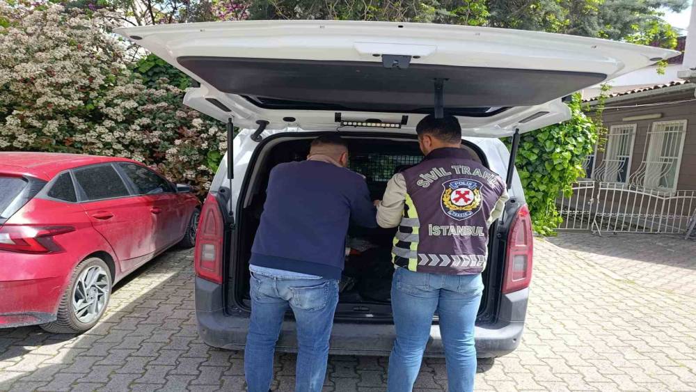 Fatih&rsquo;te trafikte tartışan s&uuml;r&uuml;c&uuml;ye 180 bin lira ceza
