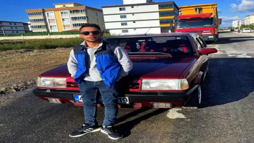 İzmir&rsquo;de otomobil takla attı: 1 &ouml;l&uuml;, 1 yaralı
