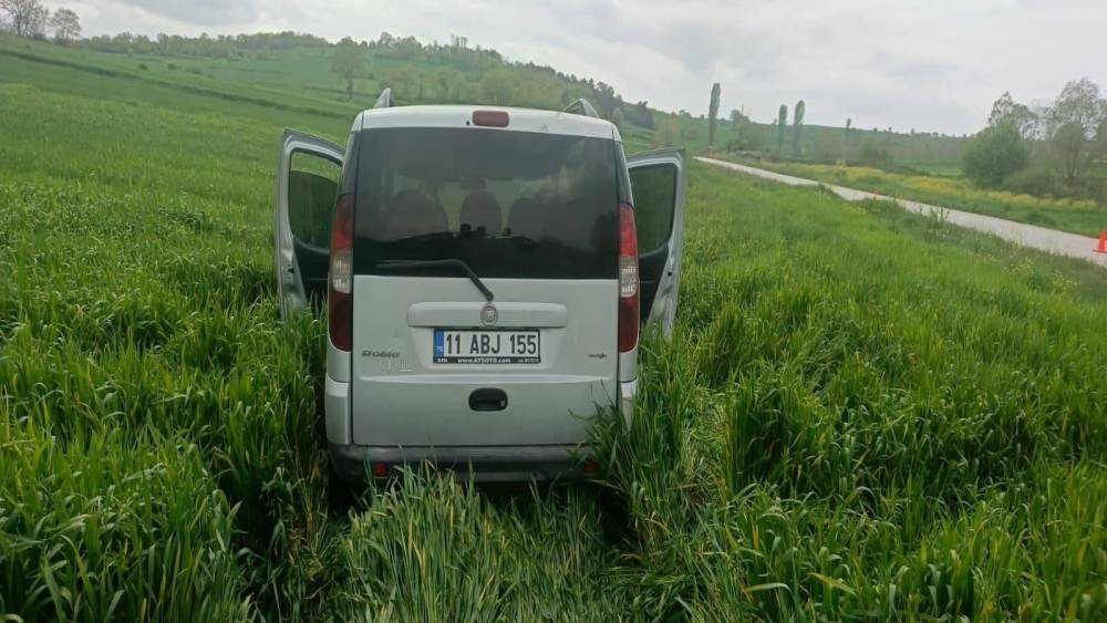Bilecik&rsquo;te kaza: Otomobil s&uuml;r&uuml;c&uuml;s&uuml; hayatını kaybetti
