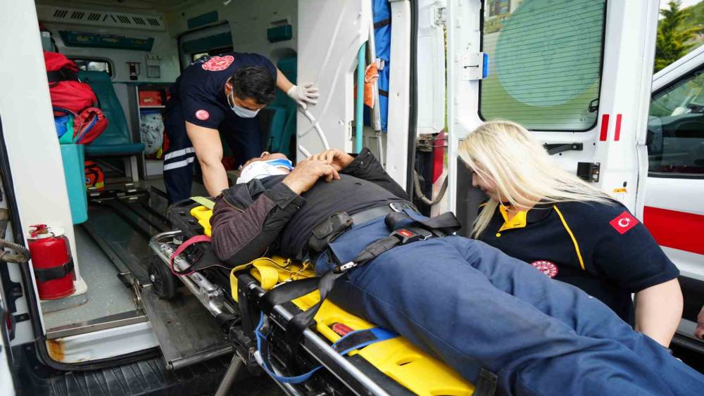 Kırıkkale&rsquo;de iki otomobil &ccedil;arpıştı: 7 yaralı
