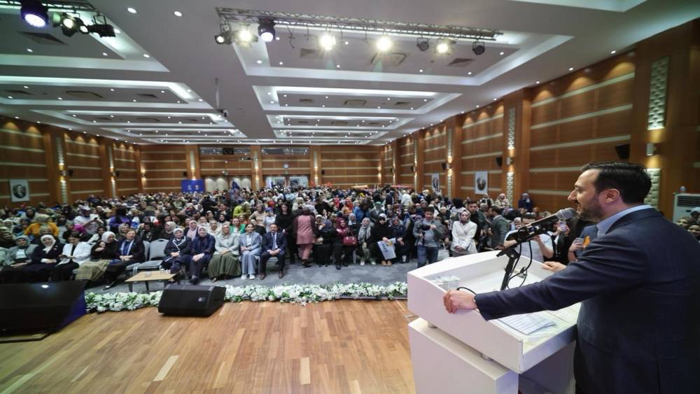Cumhurbaşkanı Erdoğan, AK Parti İstanbul İl Kadın Kolları Danışma Meclisi&rsquo;ne telefonla bağlandı
