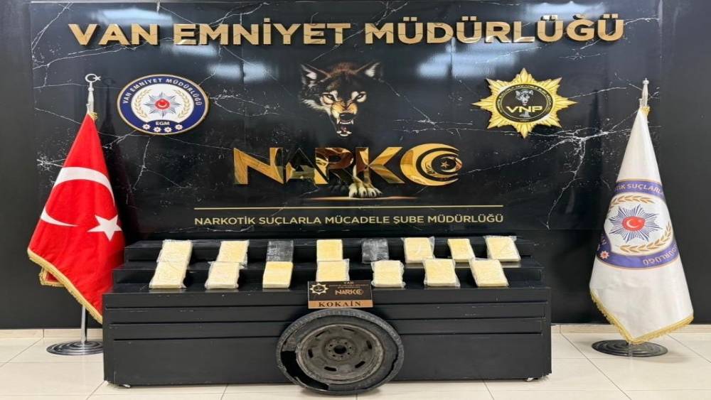 Van&rsquo;da narkotik operasyonu: 16 kilo kokain ele ge&ccedil;irildi
