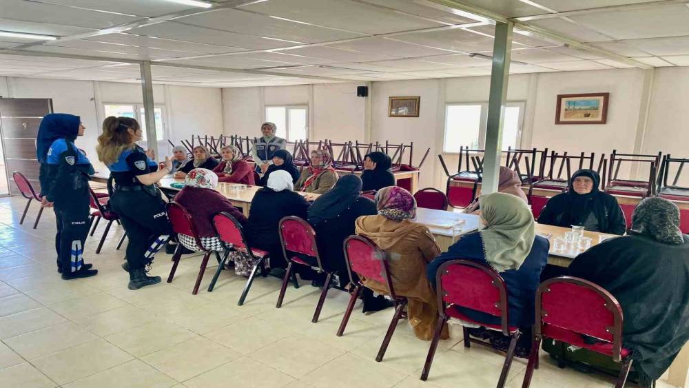 Kars&rsquo;ta "Emniyetli mahallelerde ilk yardım farkındalığı" projesi vatandaşlarla buluştu
