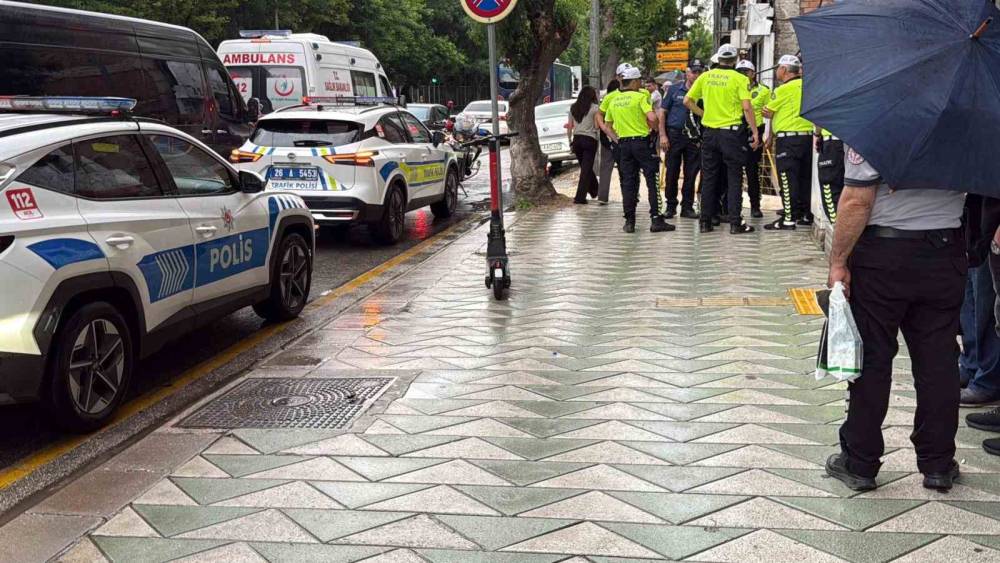 "Park etmek yasaktır" levhasının &ouml;n&uuml;ne ara&ccedil; park eden s&uuml;r&uuml;c&uuml;ye bin 250 TL ceza
