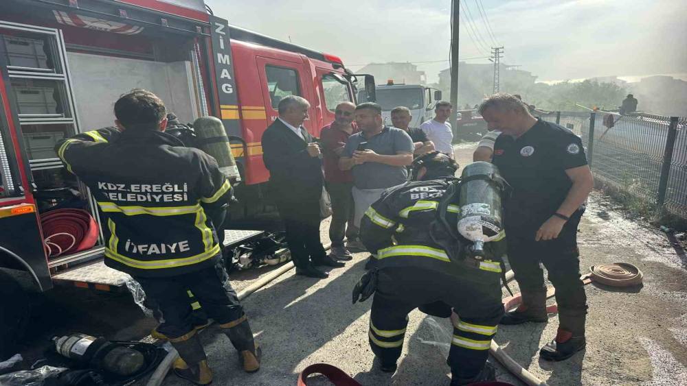 Alevler &ccedil;atıyı sardı, korku dolu anlar yaşandı
