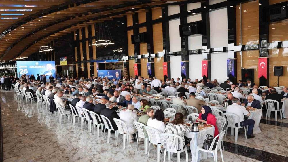 AK Parti&rsquo;den vefa programı
