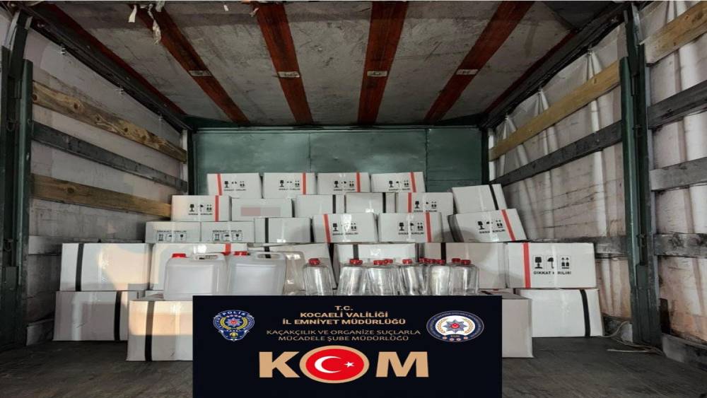 Kocaeli&rsquo;de 2 bin 400 litre ka&ccedil;ak etil alkol ele ge&ccedil;irildi

