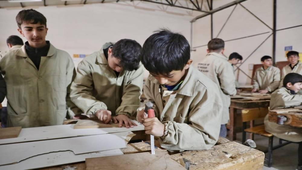 Ağrı&rsquo;da fabrikaya d&ouml;n&uuml;şen meslek liseleri, 71 milyonluk ciroya ulaştı
