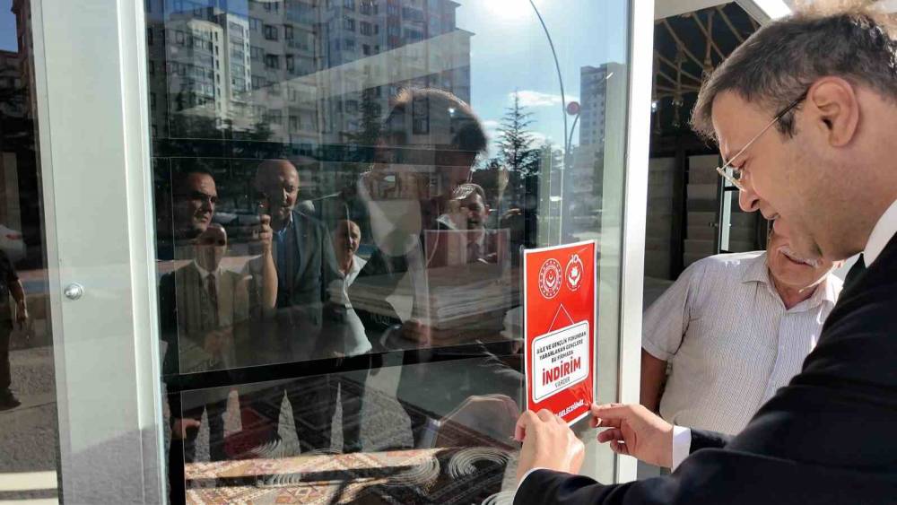 Niğde&rsquo;de evlenecek gen&ccedil;lere esnaftan destek eli
