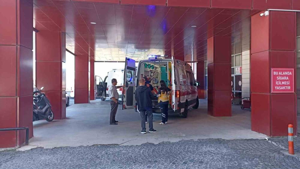 Samsun&rsquo;da otomobil şarampole devrildi: 1 &ouml;l&uuml;, 3 yaralı
