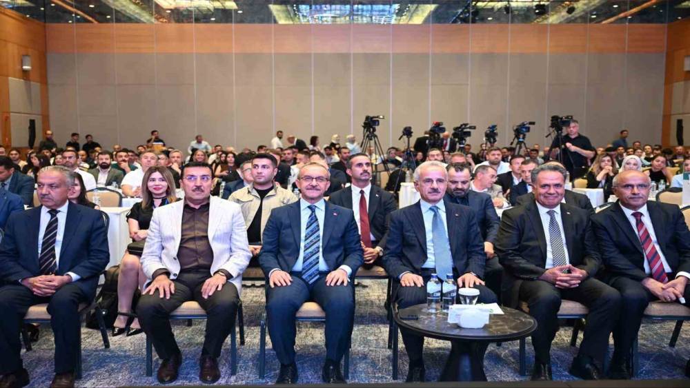 Bakan Uraloğlu:" Organ nakillerinde saniyeler bile hayati &ouml;nem taşıyor"
