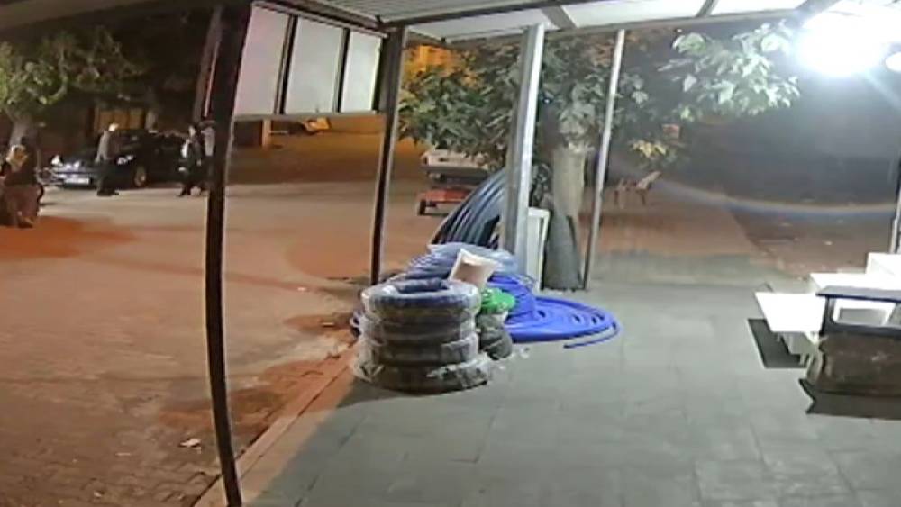 Kahramanmaraş&rsquo;ta polis memurunun hayatını kaybettiği silahlı saldırı kamerada
