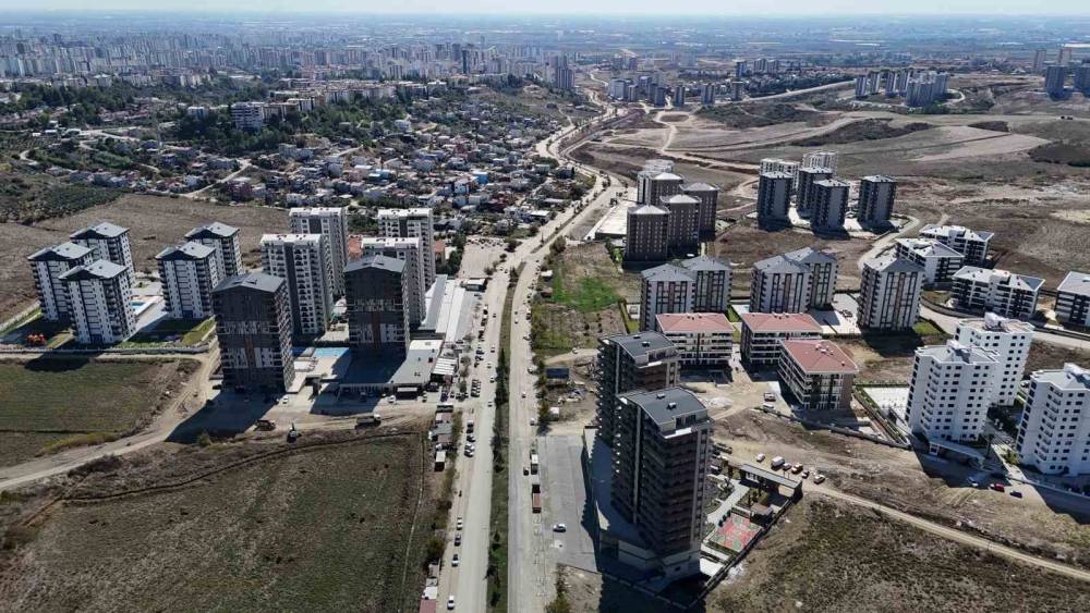 Adana&rsquo;da yerleşim kuzeye kayıyor: "Kira ve ev fiyatlarında d&uuml;ş&uuml;ş bekleniyor"
