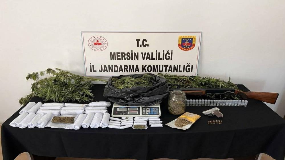 Mersin&rsquo;de uyuşturucu operasyonlarında 4 ş&uuml;pheli tutuklandı
