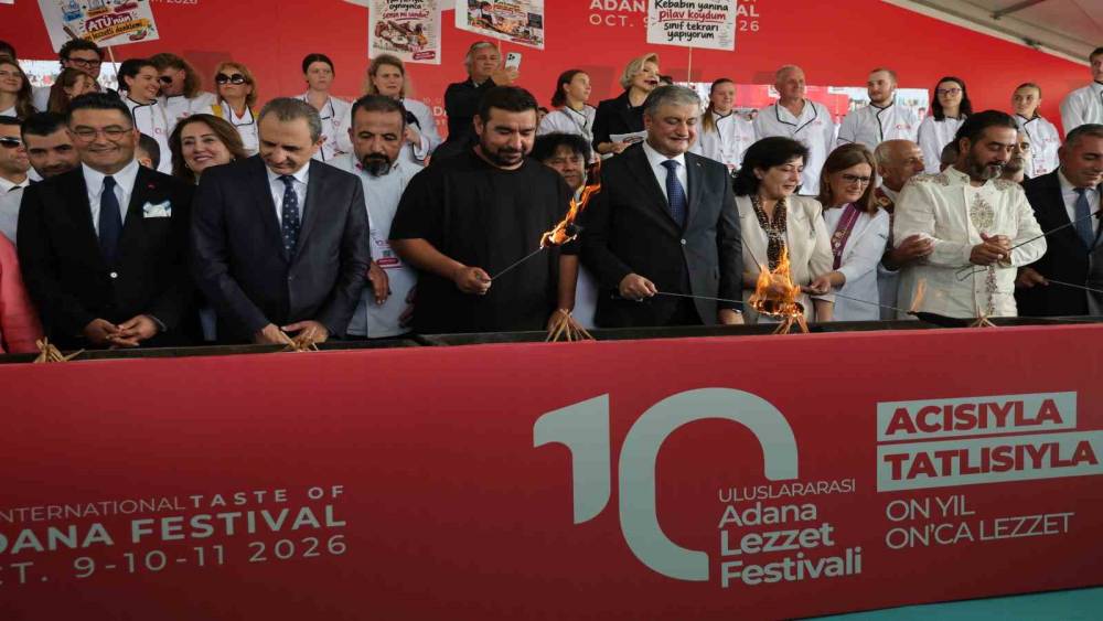 10&rsquo;uncu Uluslararası Adana Lezzet Festivali&rsquo;nin dev mangal ateşi yakıldı
