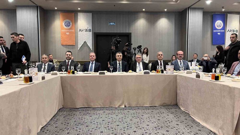 Bakliyatın &ouml;nemi Mersin&rsquo;de d&uuml;zenlenen programda anlatıldı
