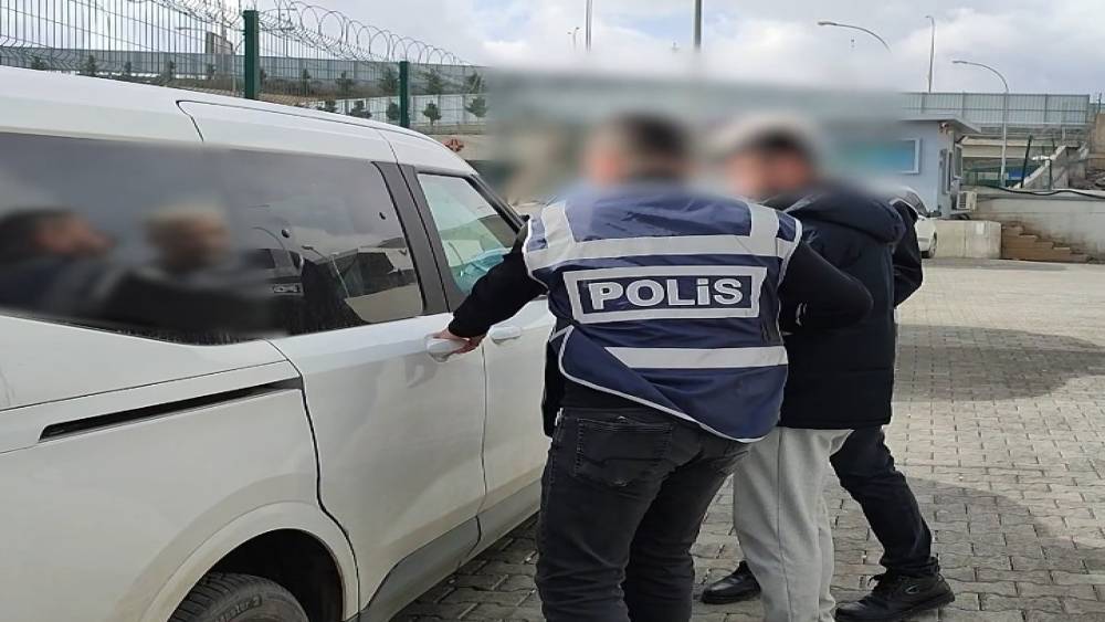 Kırşehir&rsquo;de dolandırıcılık operasyonu: 4 tutuklama

