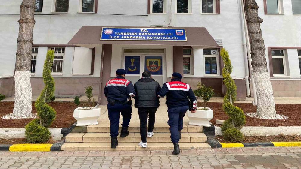 Kırıkkale&rsquo;de 10 yıl hapis cezası bulunan firari yakalandı
