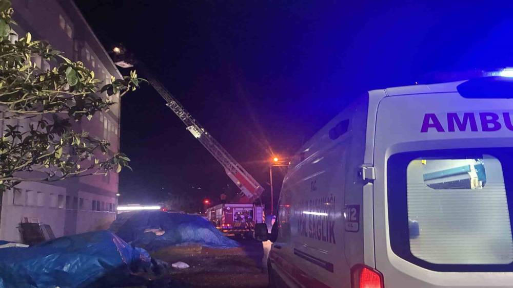 Ordu&rsquo;da &ouml;ğrenci pansiyonunda baca yangını
