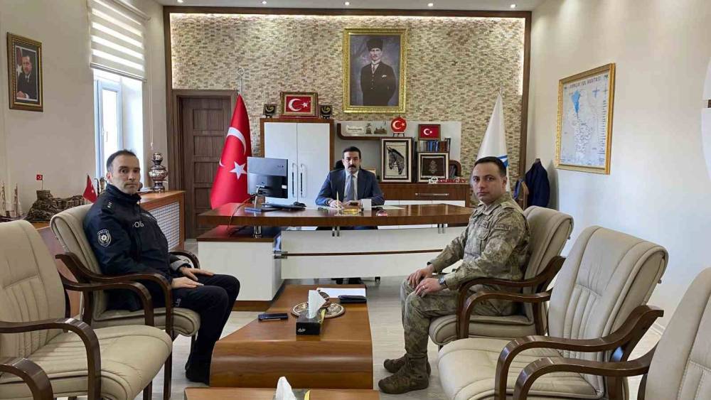 Kaymakam Akk&ouml;z başkanlığında Arpa&ccedil;ay&rsquo;da asayiş toplantısı ger&ccedil;ekleştirildi
