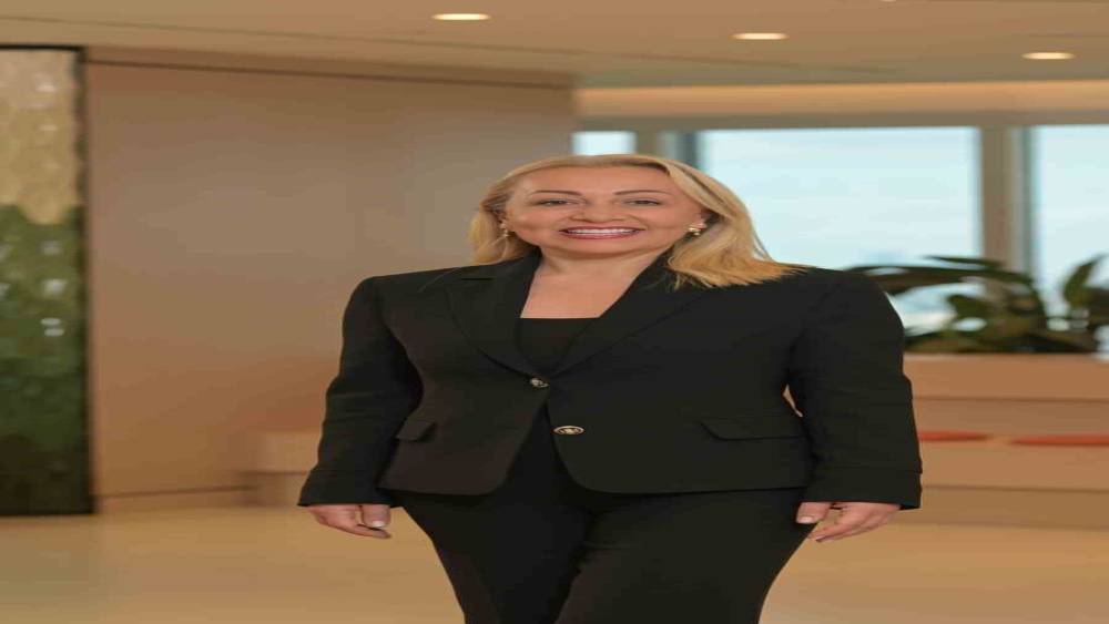 Akbank&rsquo;tan kadınların iş hayatında karşılaştığı engelleri g&ouml;r&uuml;n&uuml;r kılan araştırma
