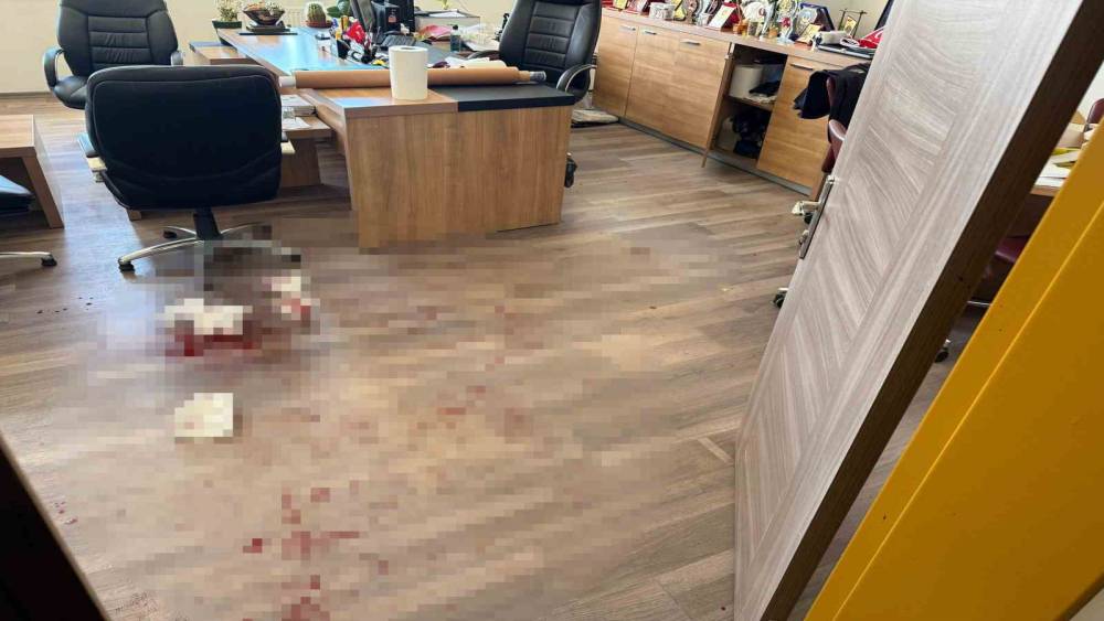 Yozgat&rsquo;ta &ouml;ğrenci yakını, okul m&uuml;d&uuml;r&uuml;n&uuml; darbetti
