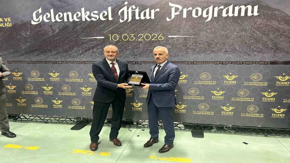 Bakan Uraloğlu: "Avrupa&rsquo;nın 6&rsquo;ncı, d&uuml;nyanın 8&rsquo;inci y&uuml;ksek hızlı tren işletmecisi konumuna y&uuml;kseldik"
