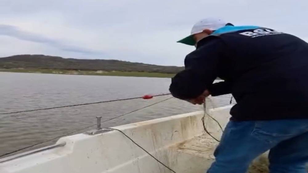 Kırklareli&rsquo;nde barajda yasa dışı avcılığa ge&ccedil;it yok: 650 metre ağ ele ge&ccedil;irildi
