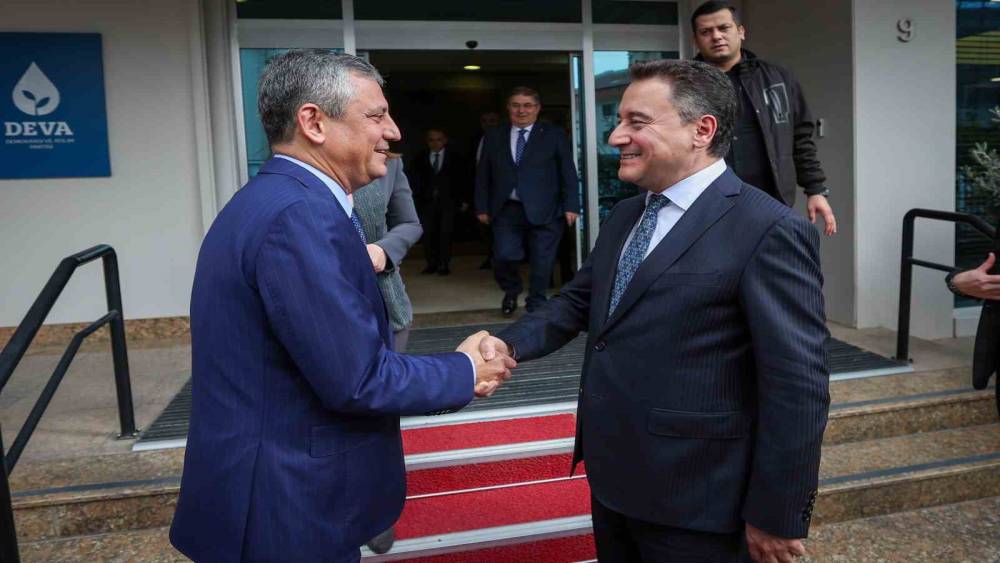 CHP Genel Başkanı &Ouml;zel: "Anayasal zorunluluk s&uuml;recinde olduğumuz konusunda hemfikir olduk"
