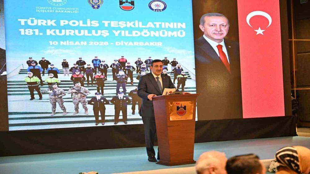 Yılmaz: &rsquo;&rsquo;Attığımız her adımda, y&uuml;r&uuml;tt&uuml;ğ&uuml;m&uuml;z her &ccedil;alışmada aziz şehitlerimizin hatırasına ve gazilerimizin fedakarlığına daima sahip &ccedil;ıkıyoruz&rsquo;&rsquo;
