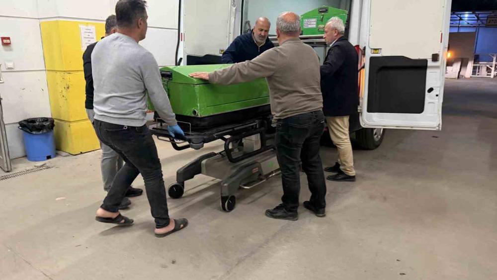 İkinci kattan d&uuml;şen gen&ccedil; hayatını kaybetti

