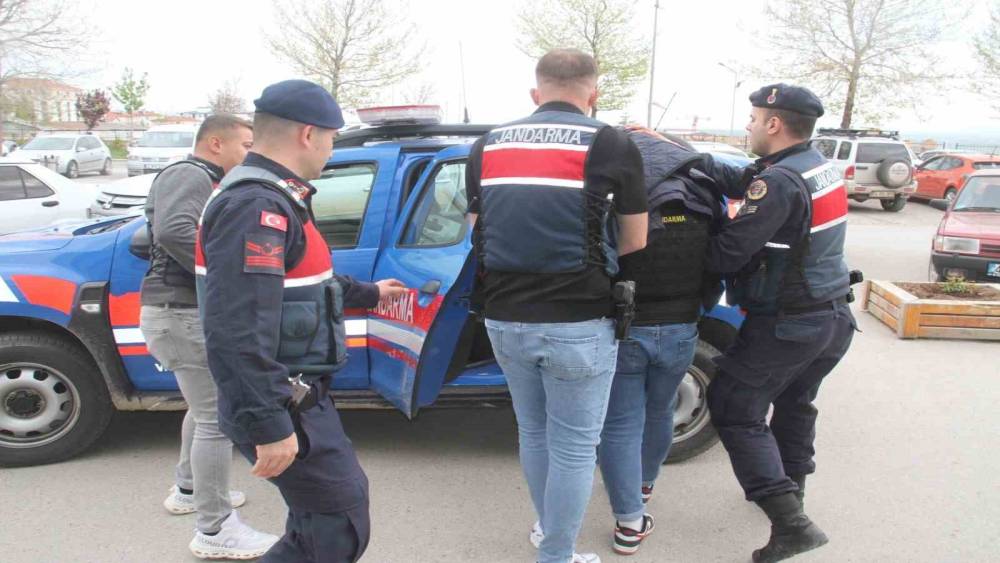 Ka&ccedil;an cinayet ş&uuml;phelilerini JASAT yakaladı

