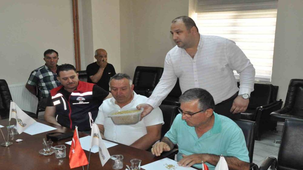 Keşan&rsquo;da hasat edilen ilk arpanın salon satışı yapıldı
