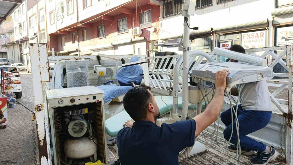 Ruhsatsız 2 diş merkezi m&uuml;h&uuml;rlendi
