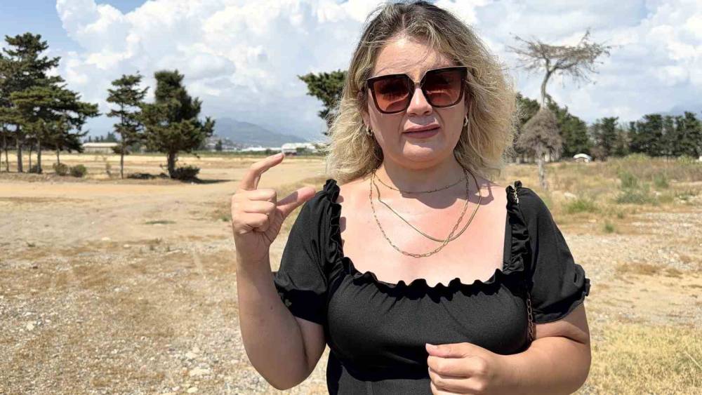 Eski sevgilisinin elinden kırılan bı&ccedil;akla kurtuldu
