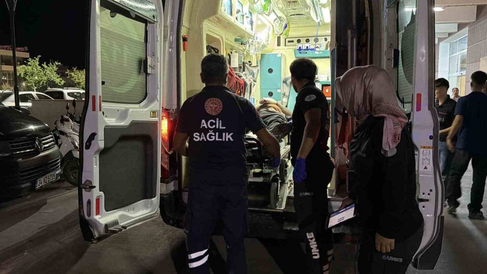 "Ne bakıyorsun" kavgasında 3 kişi bı&ccedil;ak ve silahla yaralandı

