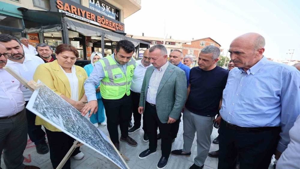 B&uuml;y&uuml;kakın &Ccedil;ayırova&rsquo;da projeleri yerinde inceledi, esnafla buluştu
