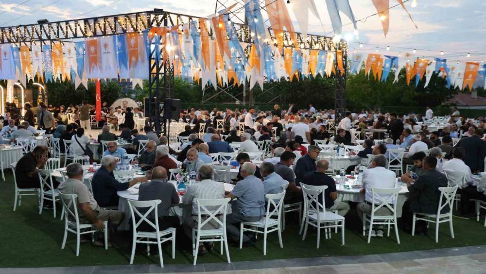 Başkan Selmanoğlu: "25 yıllık hikayemizde elde ettiğimiz b&uuml;t&uuml;n başarıların ger&ccedil;ek sahibi aziz milletimizdir"
