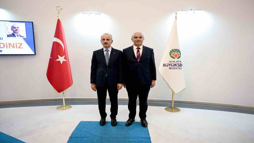 Bakan Abdulkadir Uraloğlu&rsquo;ndan B&uuml;y&uuml;kşehir Belediyesi&rsquo;ne ziyaret
