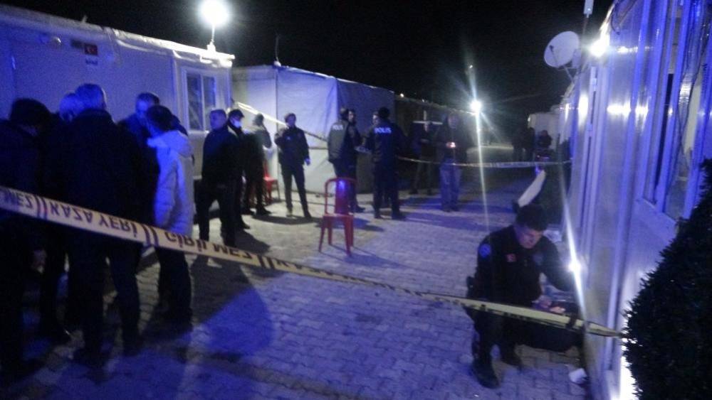 Malatya&rsquo;da polise kılı&ccedil;lı saldıran şahsa 18 yıl 11 ay hapis
