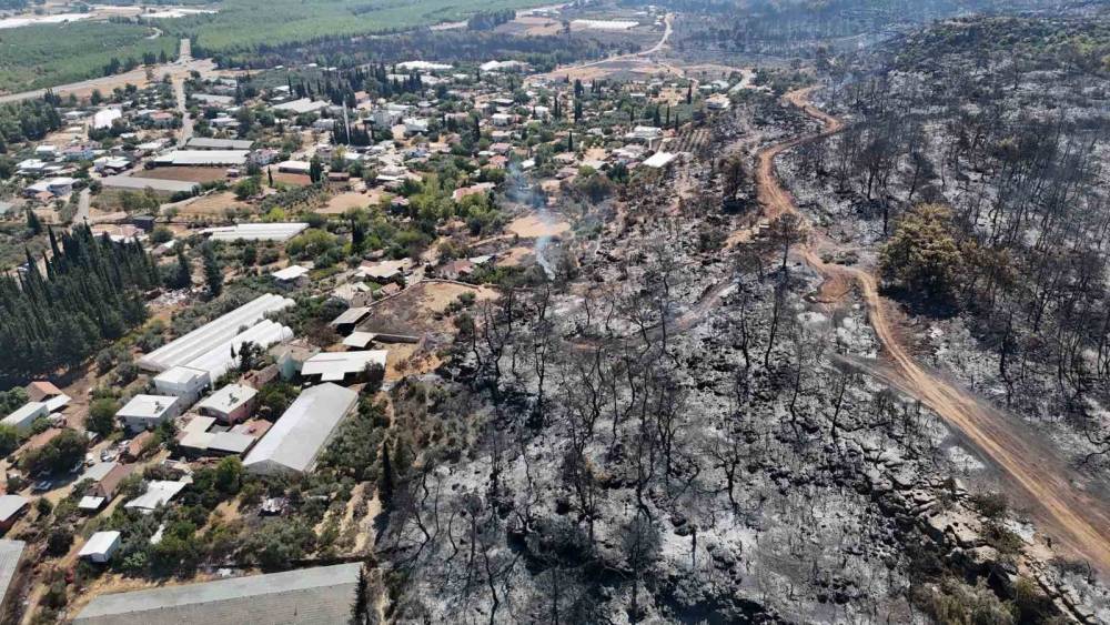 Antalya Aksu&rsquo;daki orman yangını 4&rsquo;&uuml;nc&uuml; g&uuml;nde kontrol altına alındı
