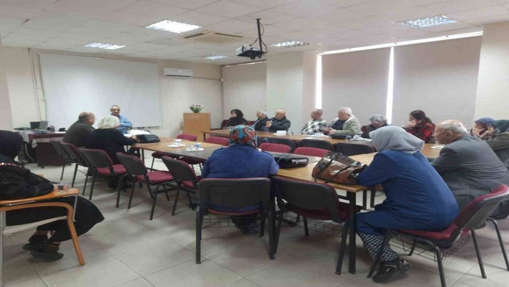 Edremit Devlet Hastanesi’nde diyabet eğitimi programı tamamlandı
