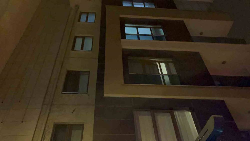"Apartmana molotof kokteyli atıldı" ihbarı ekipler harekete ge&ccedil;irdi
