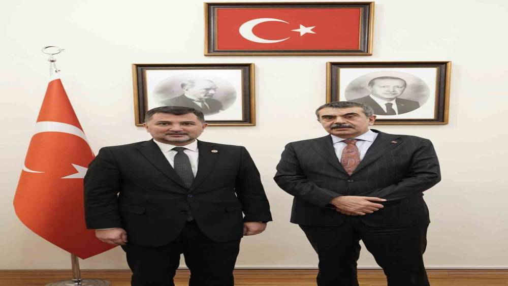 Bakan Tekin ile D&uuml;zce&rsquo;nin eğitim g&uuml;ndemi g&ouml;r&uuml;ş&uuml;ld&uuml;
