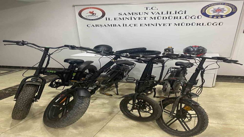 &Ccedil;arşamba&rsquo;da iş yerinden hırsızlığa 4 g&ouml;zaltı
