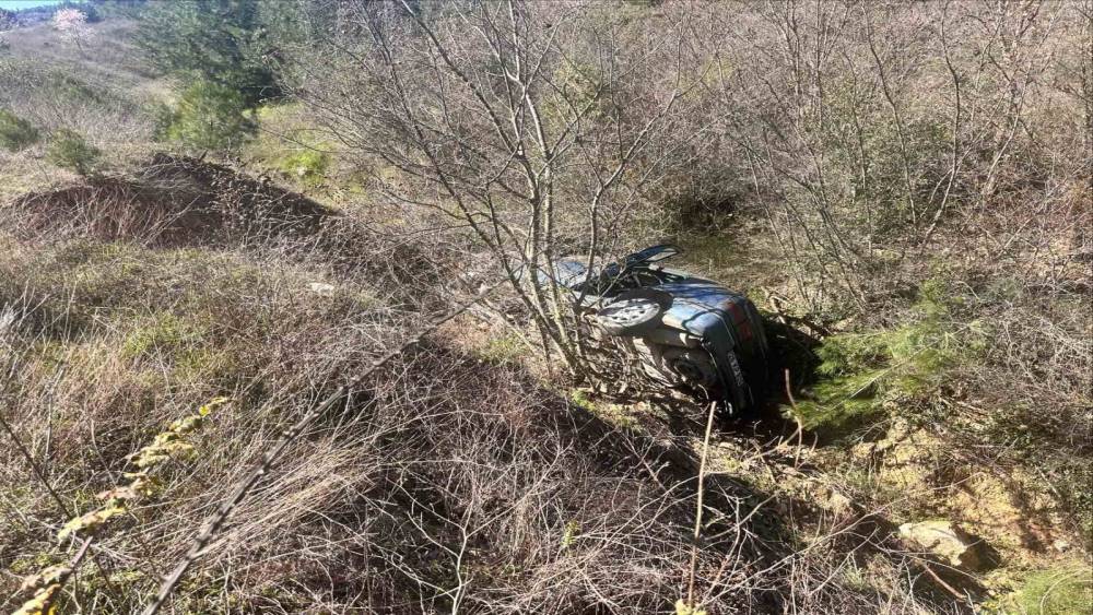 Bilecik&rsquo;te otomobil dereye u&ccedil;tu, 1 kişi yaralandı
