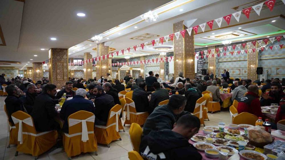 Başkan Halla&ccedil;, belediye personeliyle iftar sofrasında buluştu
