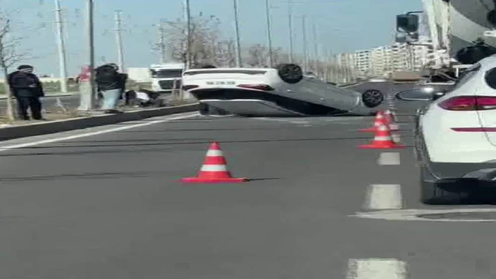 Diyarbakır&rsquo;da ara&ccedil; takla attı: 1 yaralı
