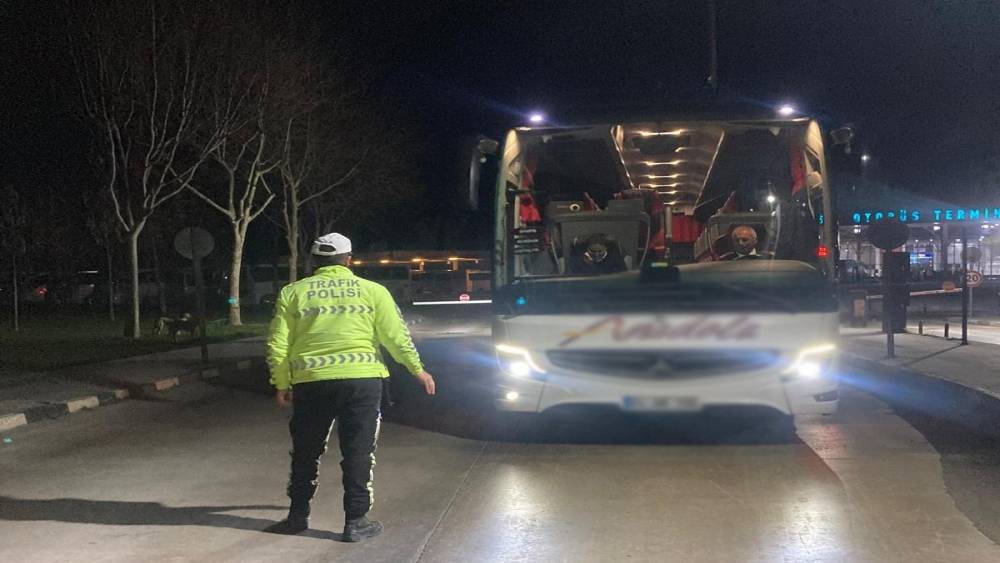 Otob&uuml;s terminallerinde emniyet kemeri denetimi
