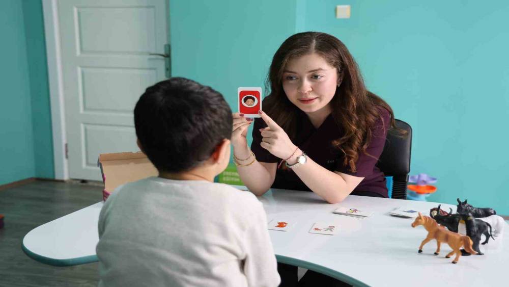 Uzmanı uyardı: "Dil ve konuşma problemlerinde erken m&uuml;dahale &ccedil;ok &ouml;nemli"
